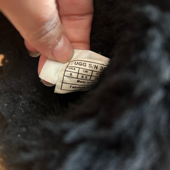 UGG bailey button bling bedazzeled sherpa boots - Picture 9 of 9